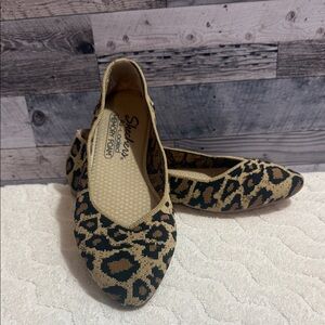NWOB! Skechers Women's Animal Print Flats